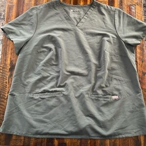 Women’s Figs Casma Three-Pocket Scrub Top.